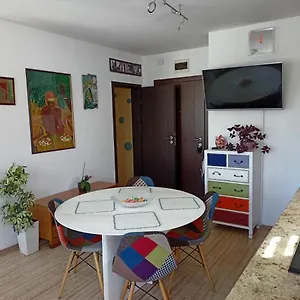 Apartament Bright At A Great Location